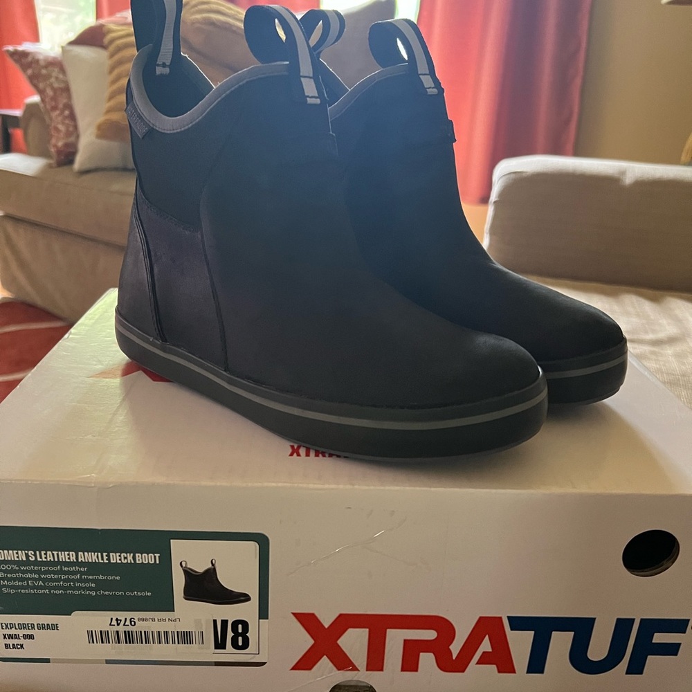 Xtratuf womens black leather deck boots size 7.5